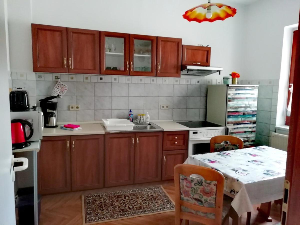 Grosse Wohnung Mit Terrasse Im Altstadtzentrum - Ferienwohnung Chiplakoff แบลงเคนบวร์ก ภายนอก รูปภาพ
