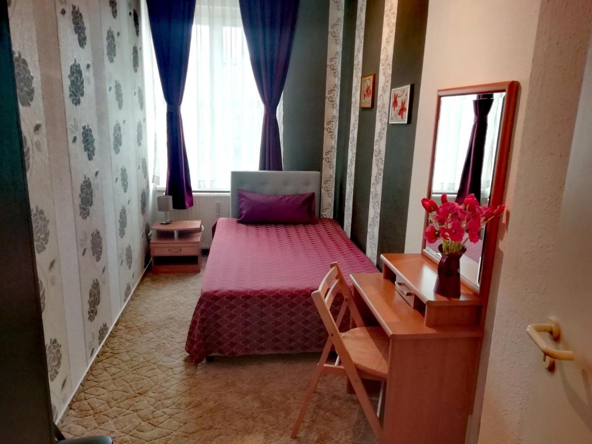 Grosse Wohnung Mit Terrasse Im Altstadtzentrum - Ferienwohnung Chiplakoff แบลงเคนบวร์ก ภายนอก รูปภาพ