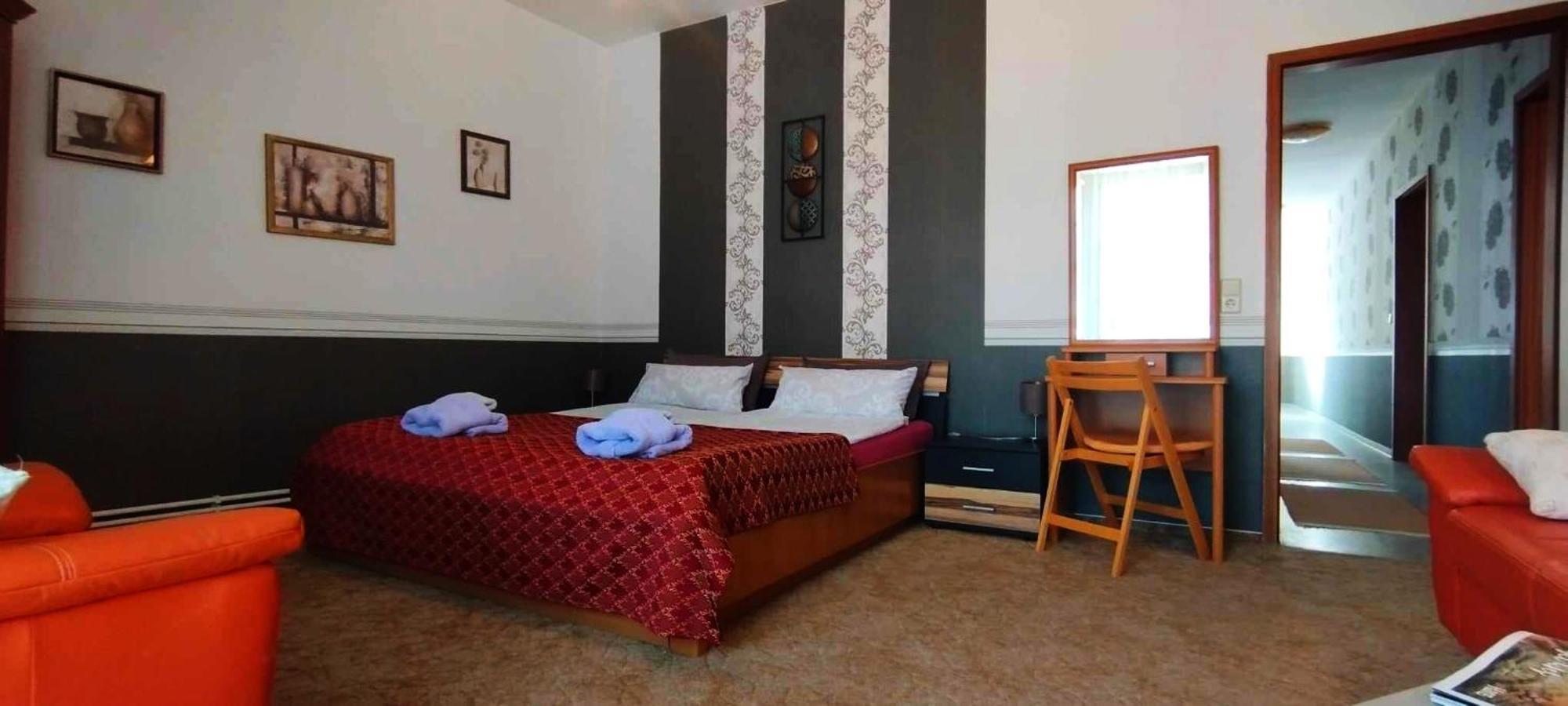 Grosse Wohnung Mit Terrasse Im Altstadtzentrum - Ferienwohnung Chiplakoff แบลงเคนบวร์ก ภายนอก รูปภาพ