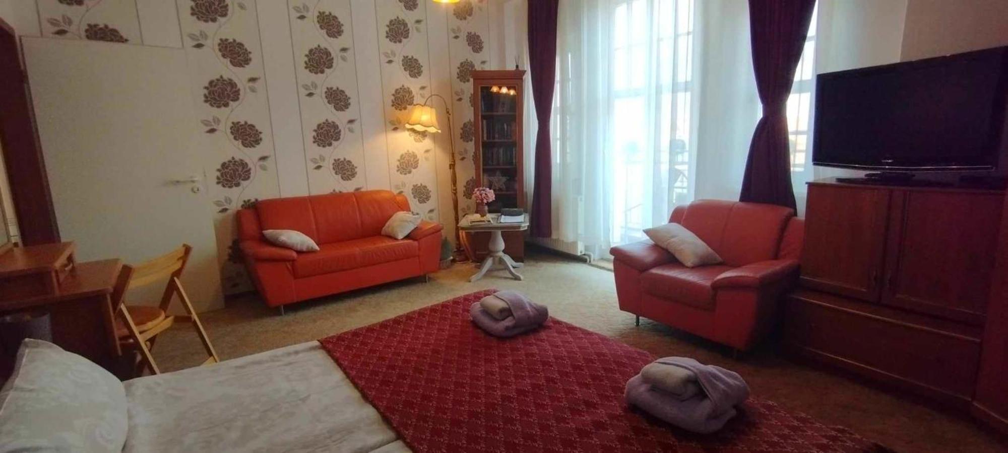Grosse Wohnung Mit Terrasse Im Altstadtzentrum - Ferienwohnung Chiplakoff แบลงเคนบวร์ก ภายนอก รูปภาพ
