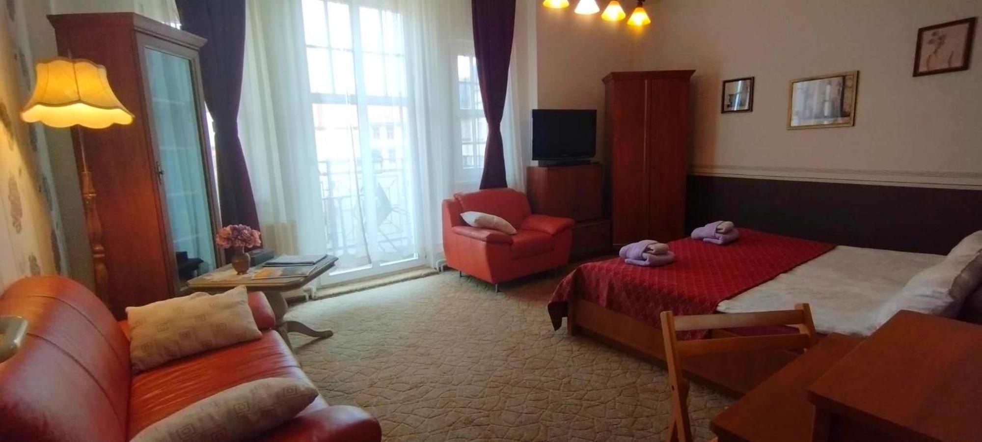 Grosse Wohnung Mit Terrasse Im Altstadtzentrum - Ferienwohnung Chiplakoff แบลงเคนบวร์ก ภายนอก รูปภาพ