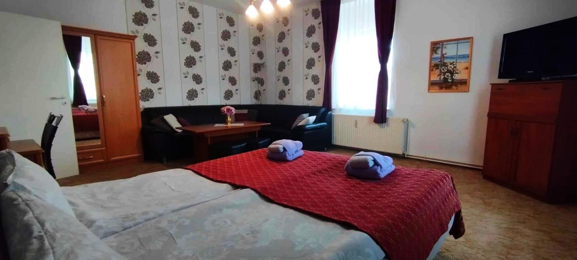 Grosse Wohnung Mit Terrasse Im Altstadtzentrum - Ferienwohnung Chiplakoff แบลงเคนบวร์ก ภายนอก รูปภาพ