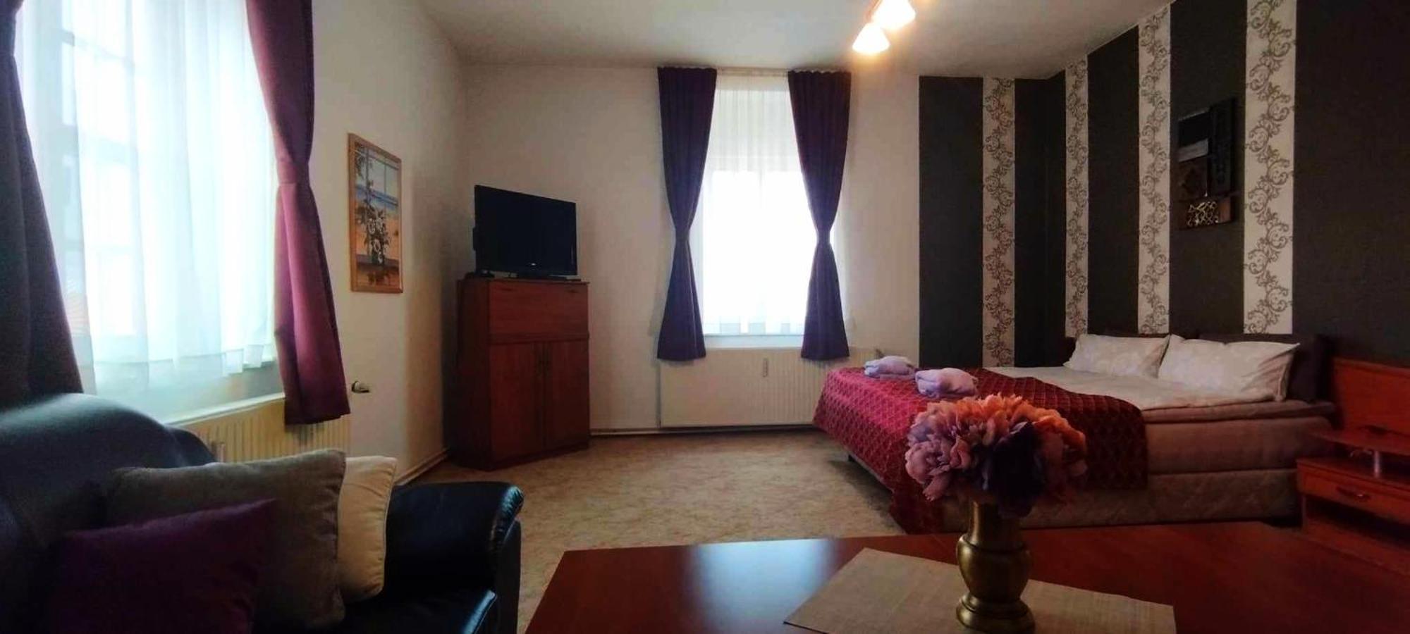 Grosse Wohnung Mit Terrasse Im Altstadtzentrum - Ferienwohnung Chiplakoff แบลงเคนบวร์ก ภายนอก รูปภาพ