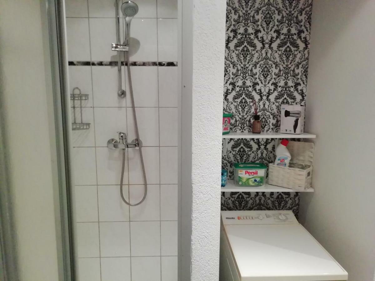 Grosse Wohnung Mit Terrasse Im Altstadtzentrum - Ferienwohnung Chiplakoff แบลงเคนบวร์ก ภายนอก รูปภาพ